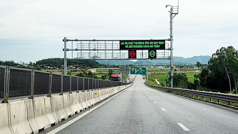 Hoàn thành hơn 733 km đường bộ cao tốc vào cuối năm