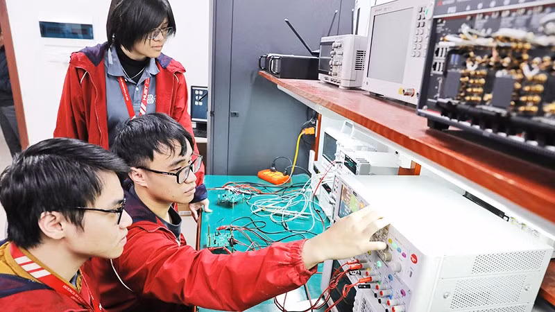 Đại học Bách khoa Hà Nội tăng quy mô đào tạo ngành STEM và bán dẫn. Ảnh: LÊ MINH