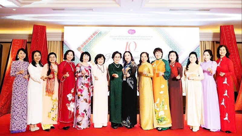 Phụ nữ Việt Nam ngày càng khẳng định vai trò quan trọng trong nền kinh tế.