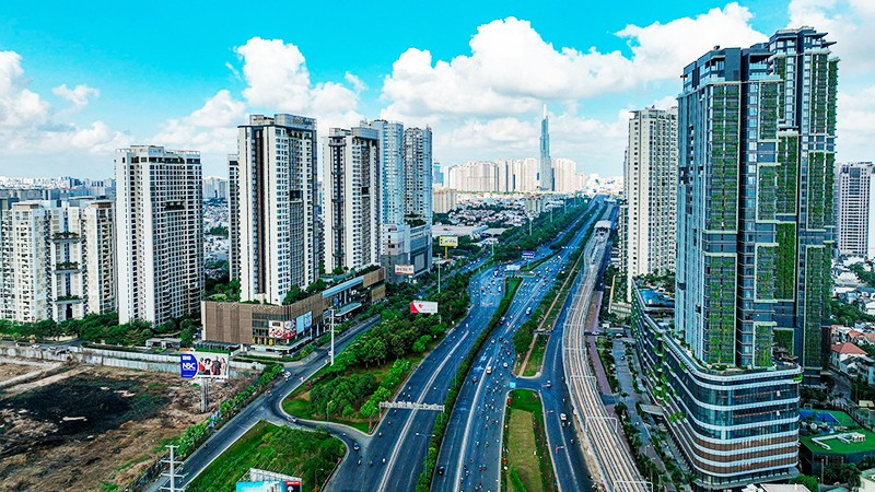 Thành phố Hồ Chí Minh đang vươn mình khẳng định vị thế mới. Ảnh: DUY HIỆU