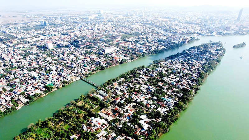 Dự án cầu mới nhằm thay thế cầu Phú Lưu (trong ảnh), đã cũ và đang xuống cấp, không bảo đảm tải trọng.