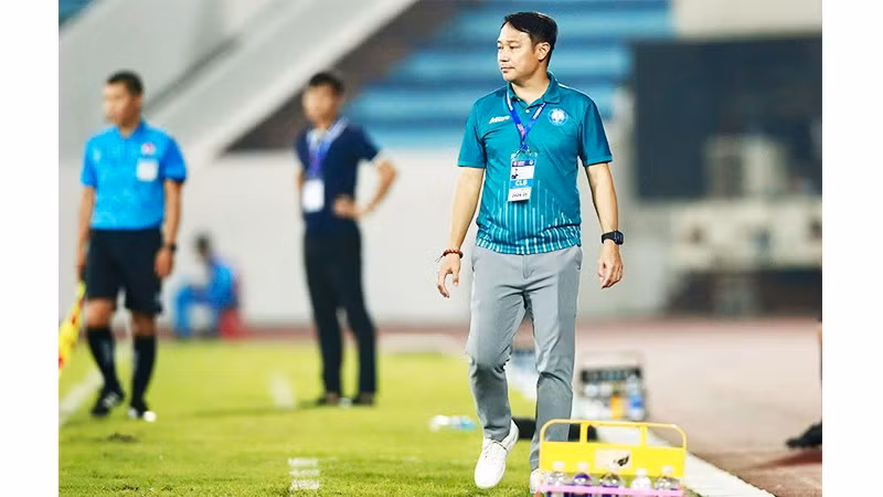 HLV Vũ Hồng Việt bị điều chuyển công tác, giữ vai trò Giám đốc kỹ thuật CLB Nam Định.