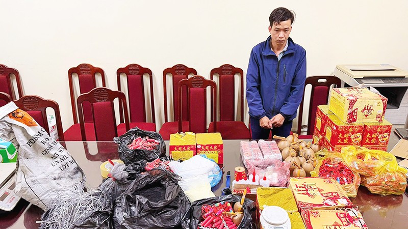 Số lượng lớn pháo nổ bị Công an Hà Nội thu giữ.