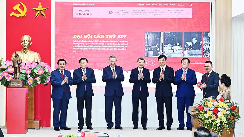 Lễ ra mắt Trang thông tin điện tử chuyên đề Đảng Cộng sản Việt Nam-Đại hội XIV diễn ra tại Trụ sở Bộ Biên tập Báo Nhân Dân. Ảnh: ĐĂNG KHOA