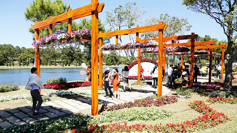 Mở vòng tay lớn