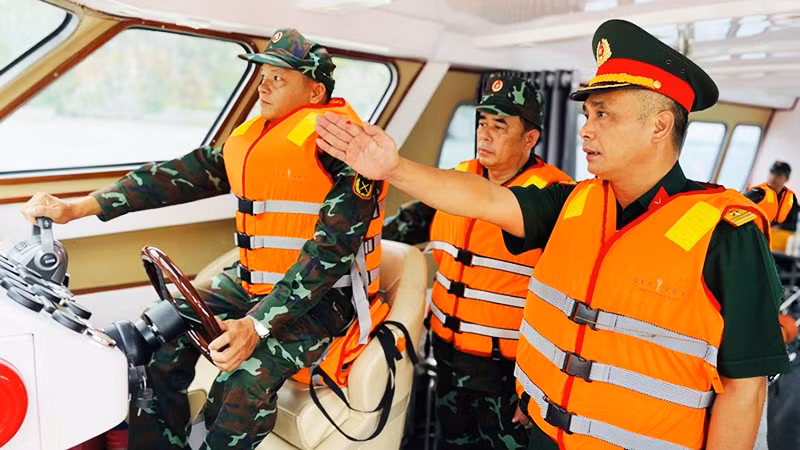 Tăng cường tuần tra trên Vịnh Hạ Long