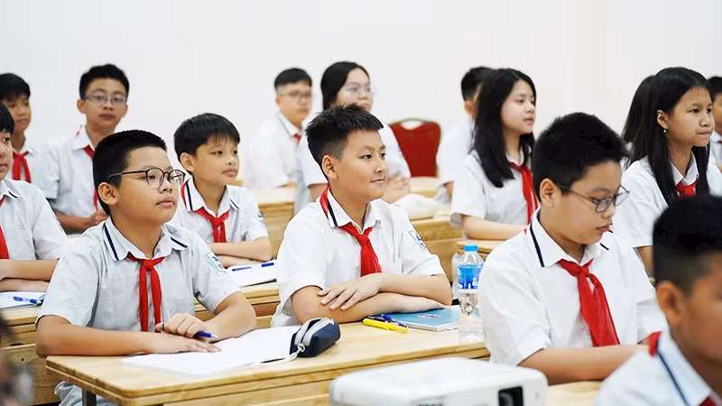Nhiều chuyên gia, đại biểu Quốc hội ủng hộ việc thống nhất chung một bộ SGK trên toàn quốc.