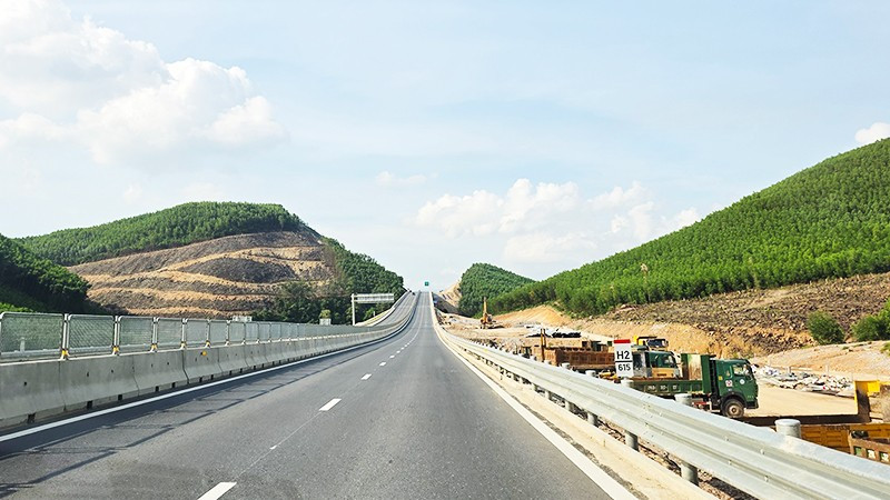 Dự án cao tốc bắc - nam phía đông đoạn đi qua Quảng Trị. Ảnh: SONG ANH