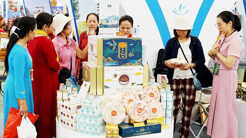 Lượng lớn nông sản thực phẩm của Việt Nam đạt tiêu chuẩn vệ sinh ATTP phù hợp với chứng nhận Halal. Ảnh: NAM HẢI