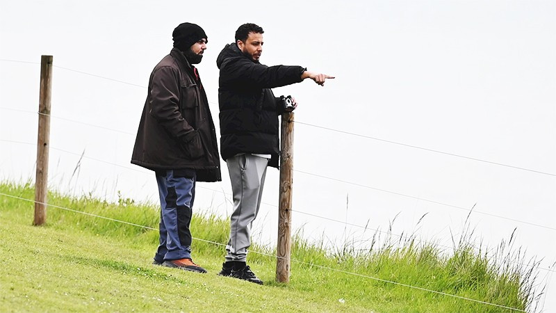 Hai kẻ khủng bố trong chuyến trinh sát tại cảng Dover. Ảnh: GREATER MANCHESTER POLICE