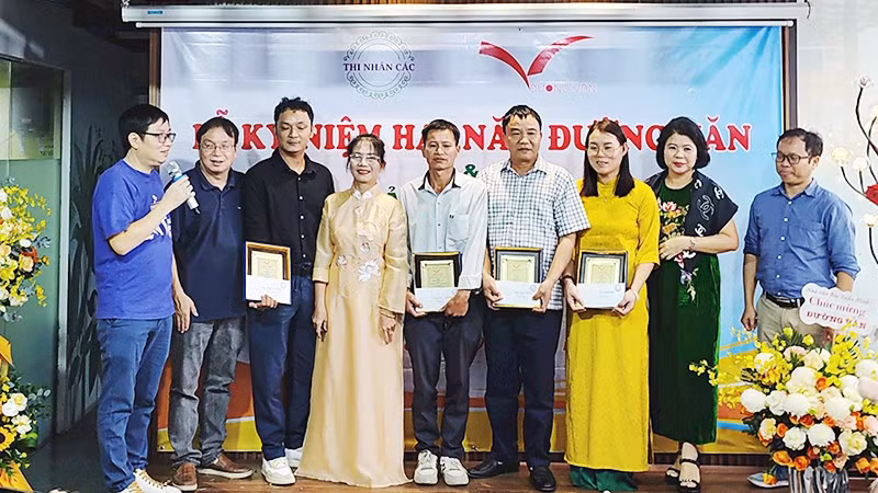 Mong tạo sân chơi văn chương lành mạnh