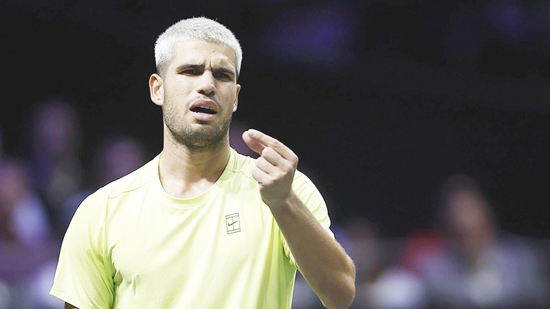 Alcaraz tuyệt vọng ở Paris