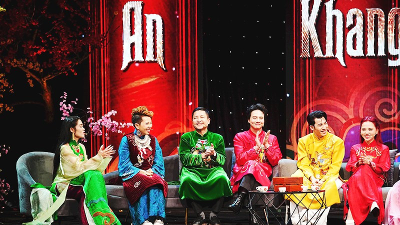 "Sắc Việt" quy tụ nhiều gương mặt đang được công chúng yêu mến.