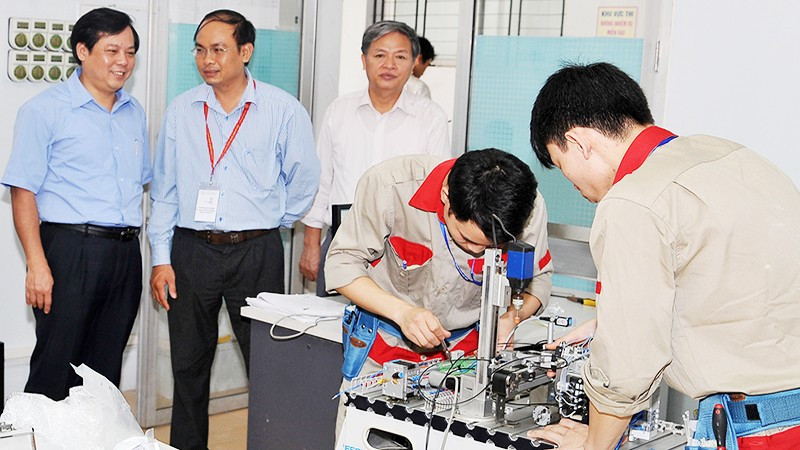 Hợp tác giữa khu vực tư và công trong nghiên cứu khoa học vẫn còn nhiều cản trở. Ảnh: NAM ANH