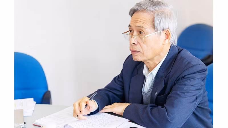 PGS, TS Nguyễn Nhị Điền, nguyên Phó Viện trưởng Năng lượng nguyên tử Việt Nam, Viện trưởng Nghiên cứu hạt nhân Đà Lạt, Chủ tịch Hội Năng lượng nguyên tử Việt Nam.