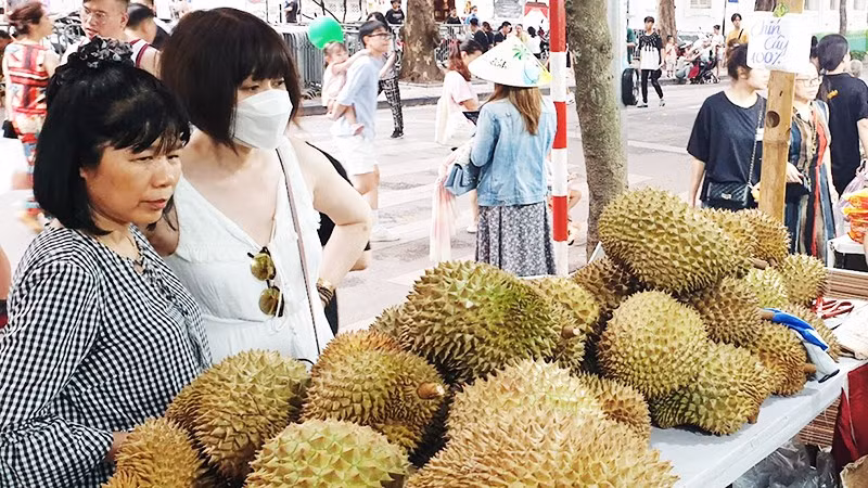 Sầu riêng Việt Nam được người tiêu dùng ưa chuộng nhờ hương vị đặc trưng và mức giá hợp lý. Ảnh: NAM ANH
