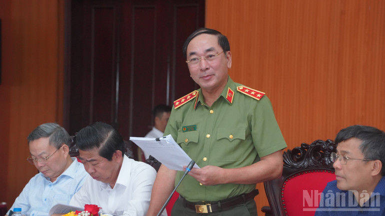 Thượng tướng Trần Quốc Tỏ, Ủy viên Trung ương Đảng, Thứ trưởng Thường trực Bộ Công an phát biểu góp ý tại kỳ họp. ndo_br_anh-sua-5.jpg