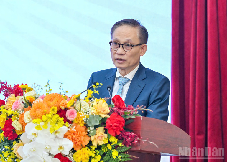Đồng chí Lê Hoài Trung, Bí thư Trung ương Đảng, Chánh Văn phòng Trung ương Đảng, Phó Bí thư Thường trực Đảng ủy các cơ quan Đảng Trung ương phát biểu chỉ đạo tại Đại hội. ndo_br_z6750494268473-44573e808e73d26bddd889300e1314bf.jpg
