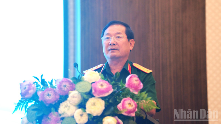 Thượng tướng Lê Huy Vịnh, Thứ trưởng Quốc phòng phát biểu kết luận hội thảo. ndo_br_anh-6.jpg