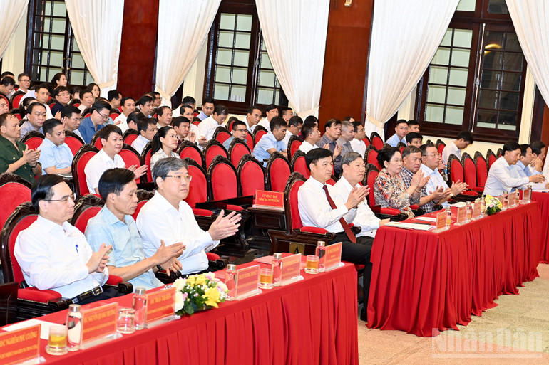 Các đại biểu tham dự hội nghị. (Ảnh: ĐĂNG KHOA) ndo_br_anh-2.jpg