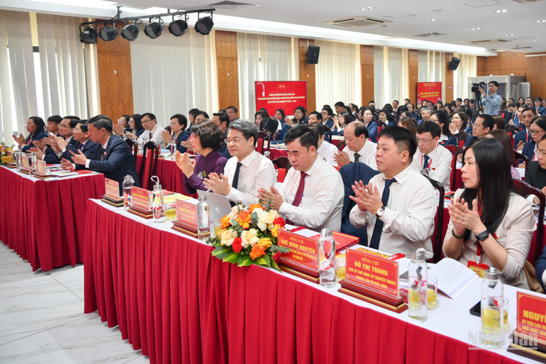 Các đại biểu và khách mời tham dự Đại hội Đảng bộ cơ quan Nhà xuất bản Chính trị quốc gia Sự thật lần thứ 9. dhnhaxbsuthat-2493.jpg