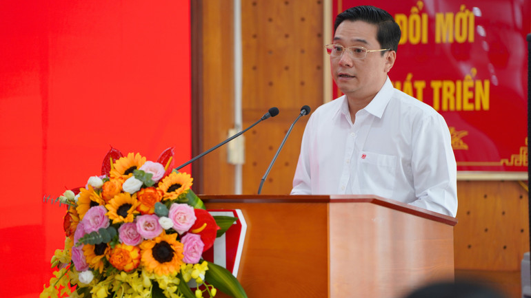 Đồng chí Nguyễn Thái Bình, Phó Giám đốc Nhà xuất bản Chính trị quốc gia Sự thật phát biểu tại sự kiện. anh-4.jpg
