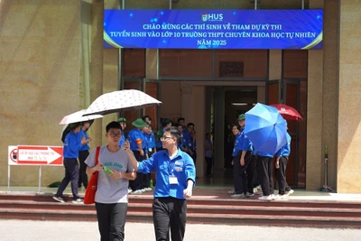 Thí sinh thi vào lớp 10 Trường THPT chuyên Khoa học Tự nhiên năm 2025. (Ảnh: HUS)