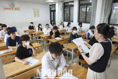 Thí sinh trong buổi làm thủ tục dự thi Kỳ thi tốt nghiệp THPT năm 2025. (Ảnh: ĐẠI THẮNG)