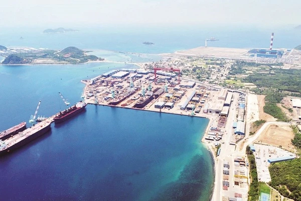 Toàn cảnh Công ty TNHH Đóng tàu HD Hyundai Việt Nam - doanh nghiệp có vốn đầu tư nước ngoài đang hoạt động hiệu quả tại tỉnh Khánh Hòa. (Ảnh CTV)