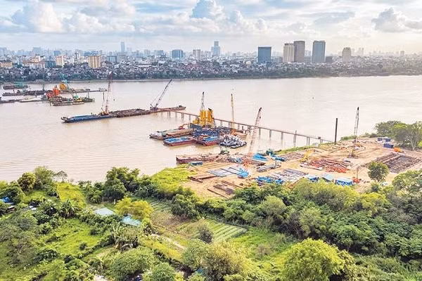 Gấp rút thi công 7 cầu qua sông Hồng