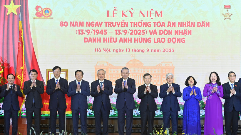 Tổng Bí thư Tô Lâm và các đồng chí lãnh đạo Đảng, Nhà nước dự Lễ kỷ niệm 80 năm Ngày truyền thống Tòa án nhân dân.