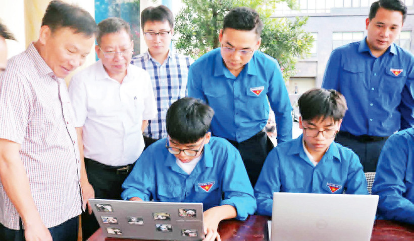 Hàng trăm nghìn lượt người dự thi "Tìm hiểu pháp luật về hộ tịch" trên môi trường số do Sở Tư pháp tỉnh Hưng Yên tổ chức.