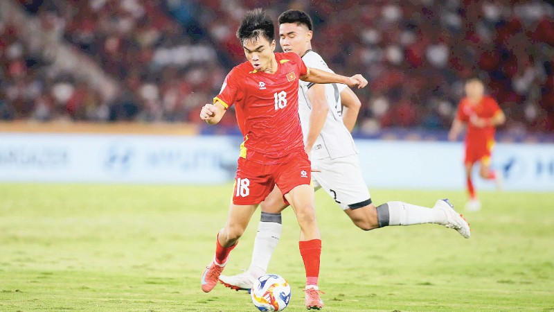 Nguyễn Lê Phát (sinh năm 2007 - ảnh trái) và Nguyễn Công Phương (sinh năm 2006) có cơ hội cùng U21 Việt Nam tham dự ASIAD 2026. Ảnh | VFF-Đồng Nguyên Khang