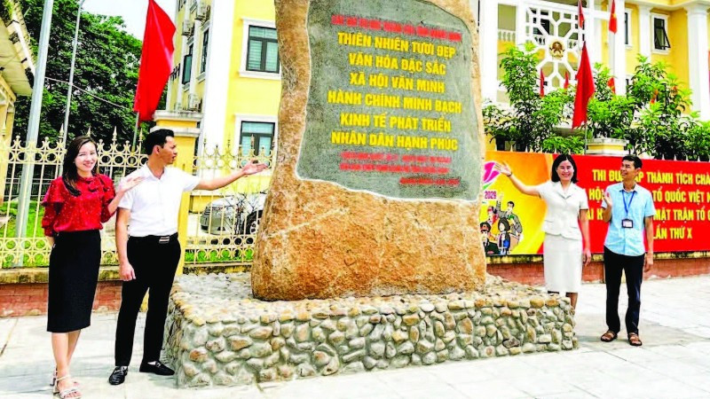 Cán bộ, đảng viên và nhân dân phường Móng Cái 1 học Bác, quyết tâm xây dựng sáu giá trị nổi bật của tỉnh Quảng Ninh.