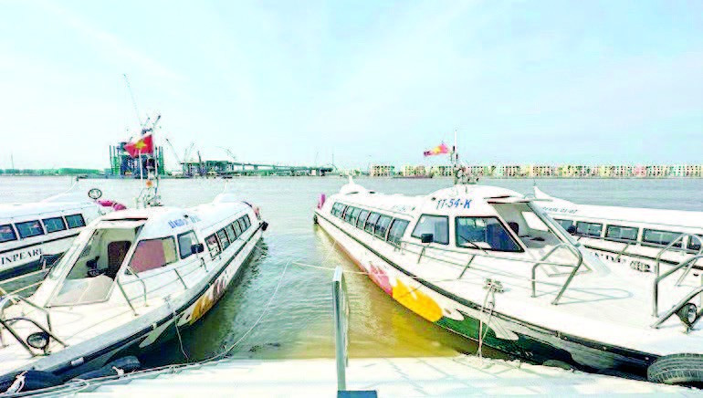 Bến tàu Máy Chai kết nối ra thành phố Đảo Hoàng Gia-Vinhomes Royal Island Vũ Yên.