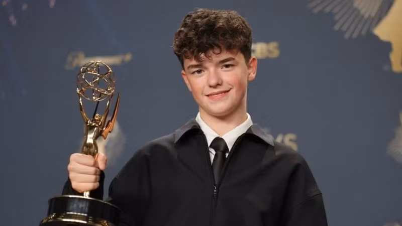 Nam diễn viên trẻ Owen Cooper.