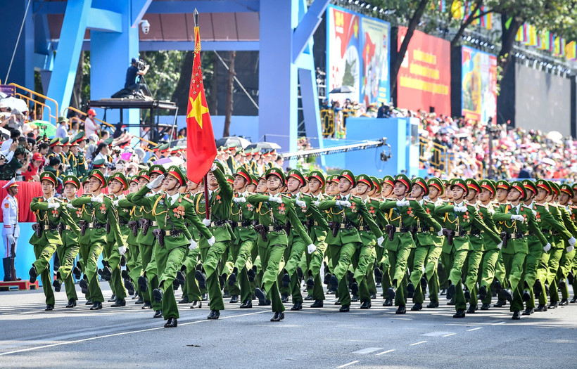 Lực lượng công an tham gia Lễ Diễu binh, diễu hành kỷ niệm 50 năm Ngày Giải phóng miền nam, thống nhất đất nước. Ảnh | THÀNH ĐẠT