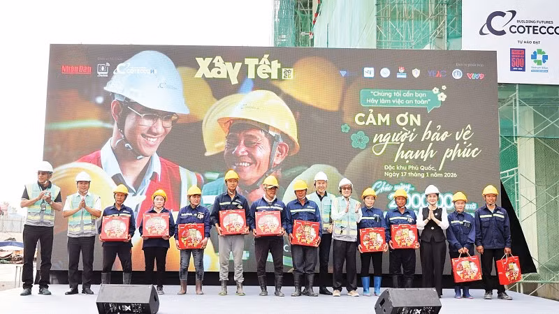 Đến hẹn, “Xây Tết” lại đến với người lao động, góp phần giúp họ gắn bó với nghề, đóng góp tích cực vào công cuộc xây dựng và phát triển đất nước.