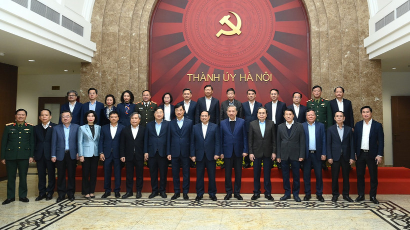 Tổng Bí thư Tô Lâm, các đồng chí lãnh đạo Đảng, Nhà nước và các đại biểu dự buổi làm việc với Ban Thường vụ Thành ủy Hà Nội. (Ảnh: ĐĂNG KHOA)