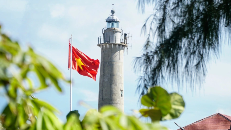 Hải đăng Song Tử Tây là ngọn hải đăng đầu tiên được xây dựng ở Quần đảo Trường Sa. (Ảnh Nguyễn Hiền)