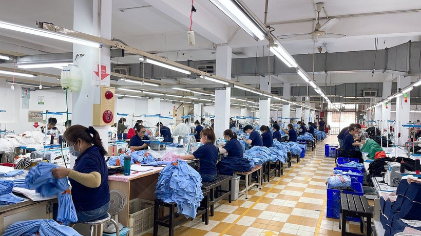 Nhiều lao động mong được làm tăng ca để có thêm thu nhập.