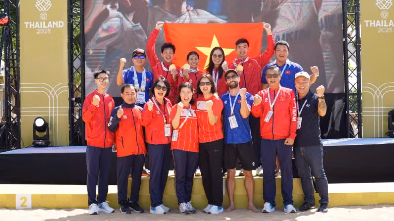 Đội hình bơi mở rộng tiếp sức 4x1.500m hỗn hợp giành Huy chương vàng thứ 87 cho Đoàn thể thao Việt Nam.