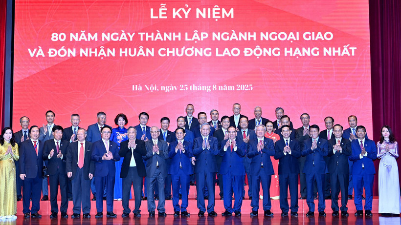 Tổng Bí thư Tô Lâm và các đồng chí lãnh đạo, nguyên lãnh đạo Đảng, Nhà nước và các đại biểu dự Lễ kỷ niệm 80 năm ngành ngoại giao Việt Nam (28/8/1945-28/8/2025).