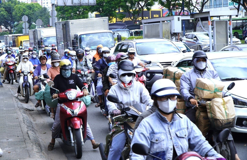 Lựa chọn giữ lại bên mình chiếc xe quen thuộc, nhưng với diện mạo mới, bớt khí thải, không ồn, giảm mùi xăng… là mong muốn có thật của nhiều người dân.