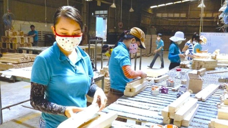 Sau chu kỳ xung đột tại Trung Đông, nhu cầu nhập khẩu hàng hóa có thể tăng trở lại từ giữa năm 2026, nhất là các mặt hàng phục vụ tiêu dùng, tái thiết như các sản phẩm gỗ xuất khẩu.