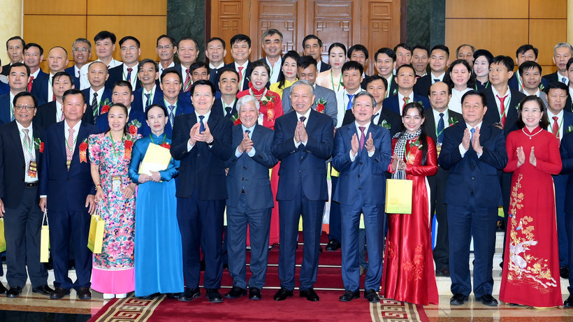 Tổng Bí thư Tô Lâm gặp mặt các đại biểu nông dân Việt Nam xuất sắc và nhà khoa học của nhà nông năm 2025.