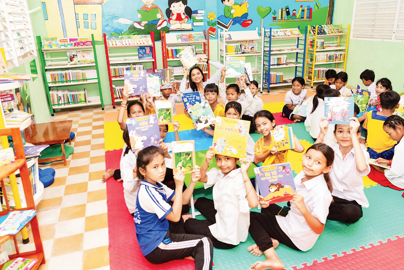 Không gian đọc đầy màu sắc tại thư viện thân thiện Trường tiểu học A Ô Lâm (An Giang). (Ảnh Room to Read Viet Nam)