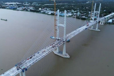 Cầu Rạch Miễu 2 chuẩn bị khánh thành đưa vào khai thác. (Ảnh: HOÀNG TRUNG)