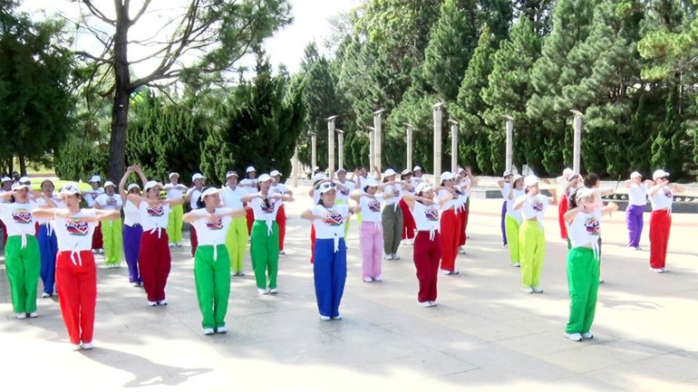 Nhịp điệu sôi động mỗi sáng trên Quảng trường Lâm Viên. 7.jpg