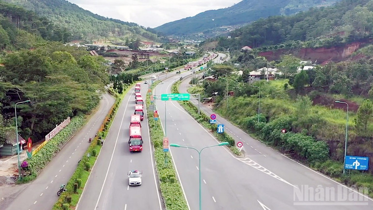 Khi hoàn thành, tuyến cao tốc Dầu Giây-Liên Khương sẽ giảm tải cho Quốc lộ 20, mở ra không gian phát triển mới cho tỉnh Lâm Đồng. ndo_br_3-tuyen-cao-toc-lien-khuong-prenn-tren-dia-ban-lam-dong-anh-mai-van-bao.jpg